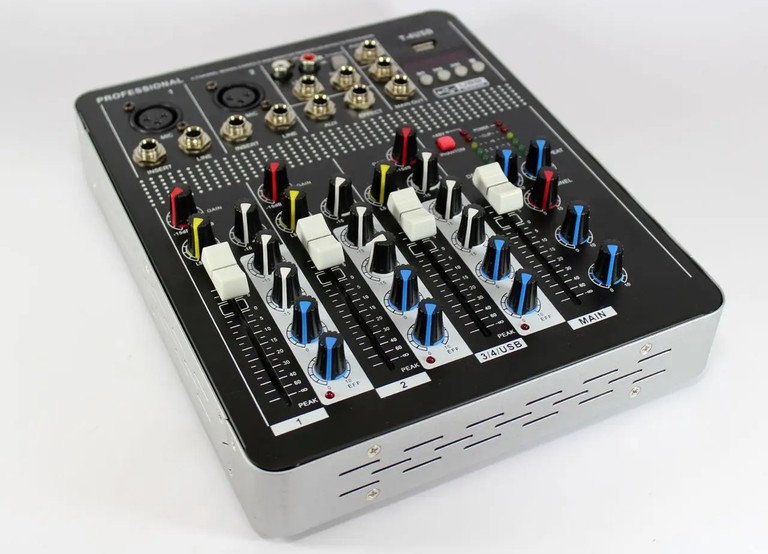 Купити Mixer BT 4000 4 канали Bluetooth Б/У