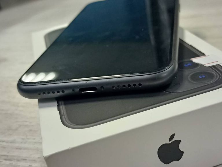 Розпродаж Apple iphone 11 64gb, продавець Техноскарб