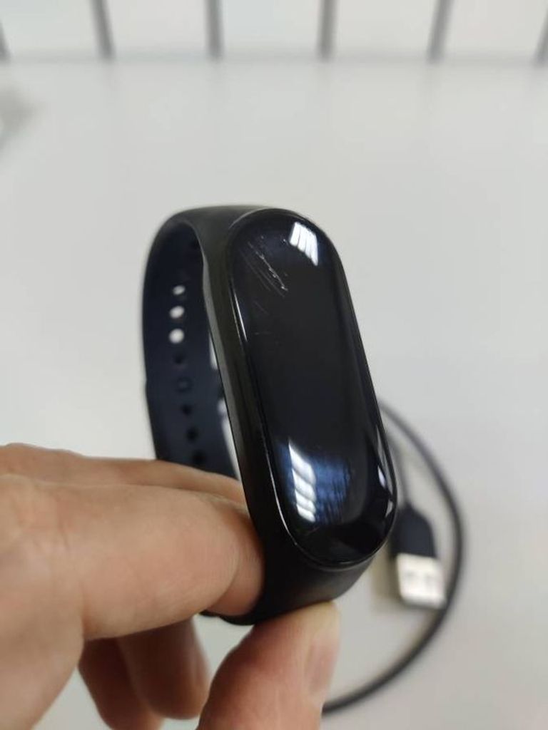 Оголошення Xiaomi mi band 6 Б/У