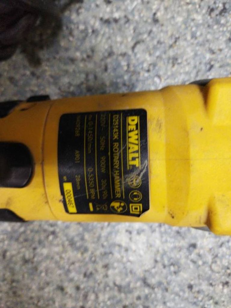 Dewalt D25143K