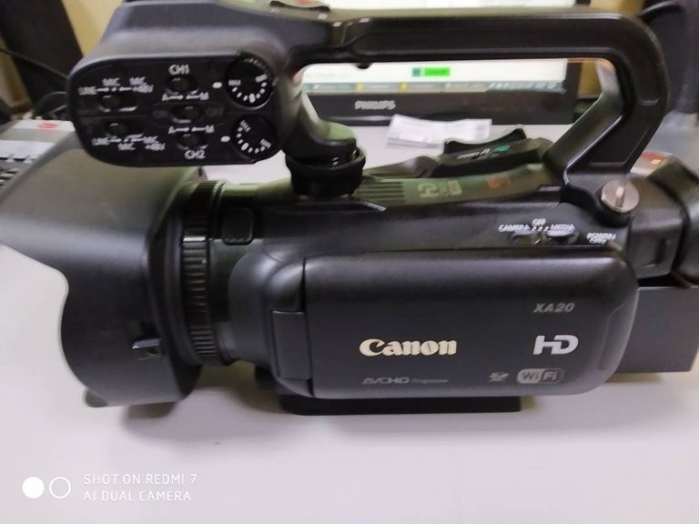 Canon XA20