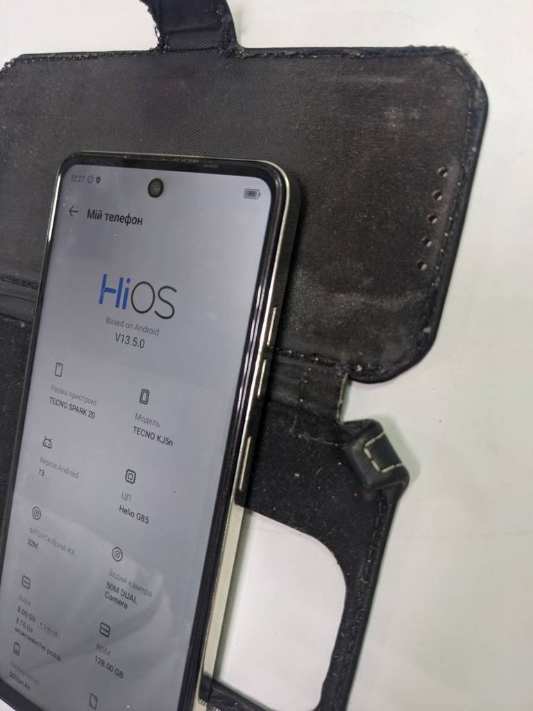 Дешиво Tecno spark 20 8/128gb с ломбарда
