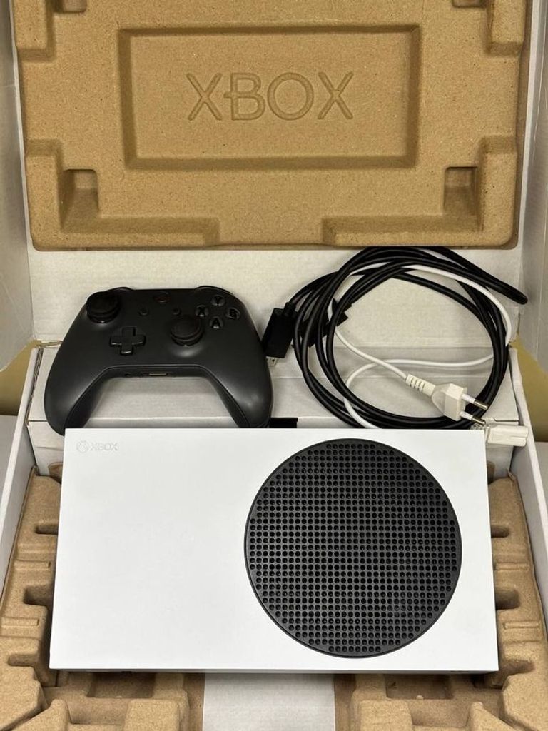 Дешиво Microsoft xbox series s 512gb с ломбарда