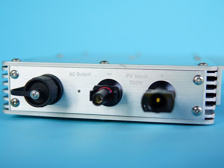 Дешиво WVC-300 microinverter Demuda с ломбарда