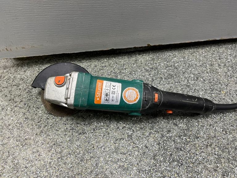 Дешиво Sturm AG9514E с ломбарда