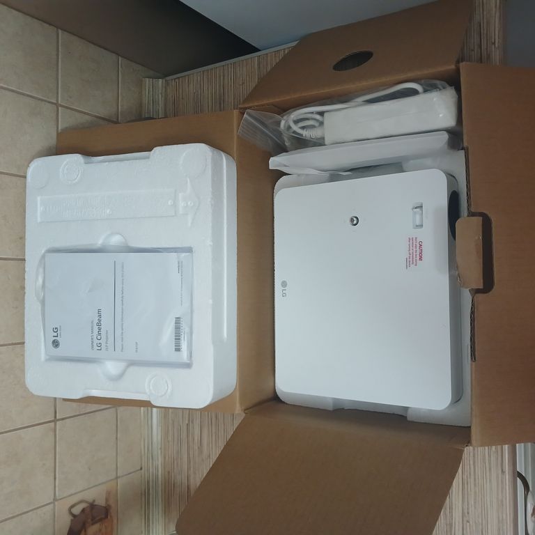 Купити Lg CineBeam PF610P Smart (PF610P.AEU) Б/У