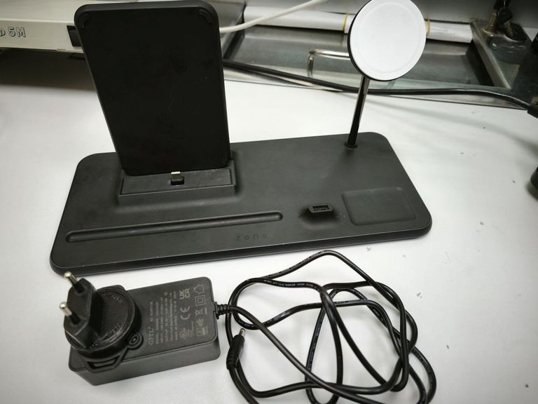 Купить Zens zens 4-in-1 magsafe + watch wireless charging station Б/У