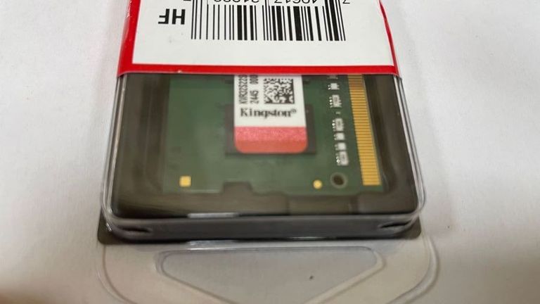 Дешево Kingston 8gb so-dimm ddr4 3200mhz kvr32s22s6/8 з ломбарду