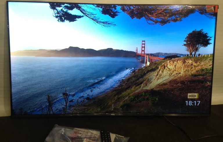 Дешиво TCL 40S5400A Smart FullHD с ломбарда