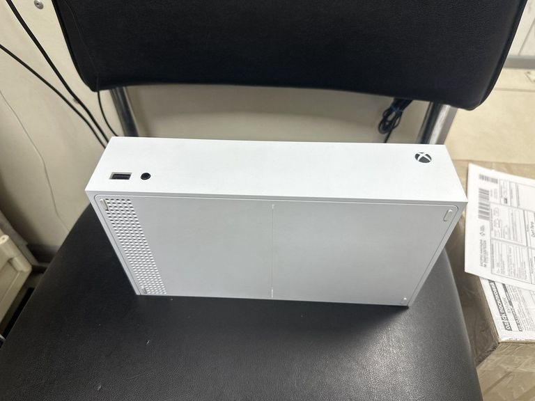 Дешиво Microsoft xbox series s 512gb с ломбарда