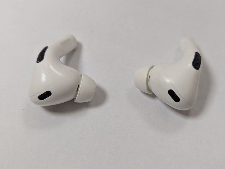 Apple airpods pro 2nd generation with magsafe charging case usb-c Код:01-200858894. Зображення 7