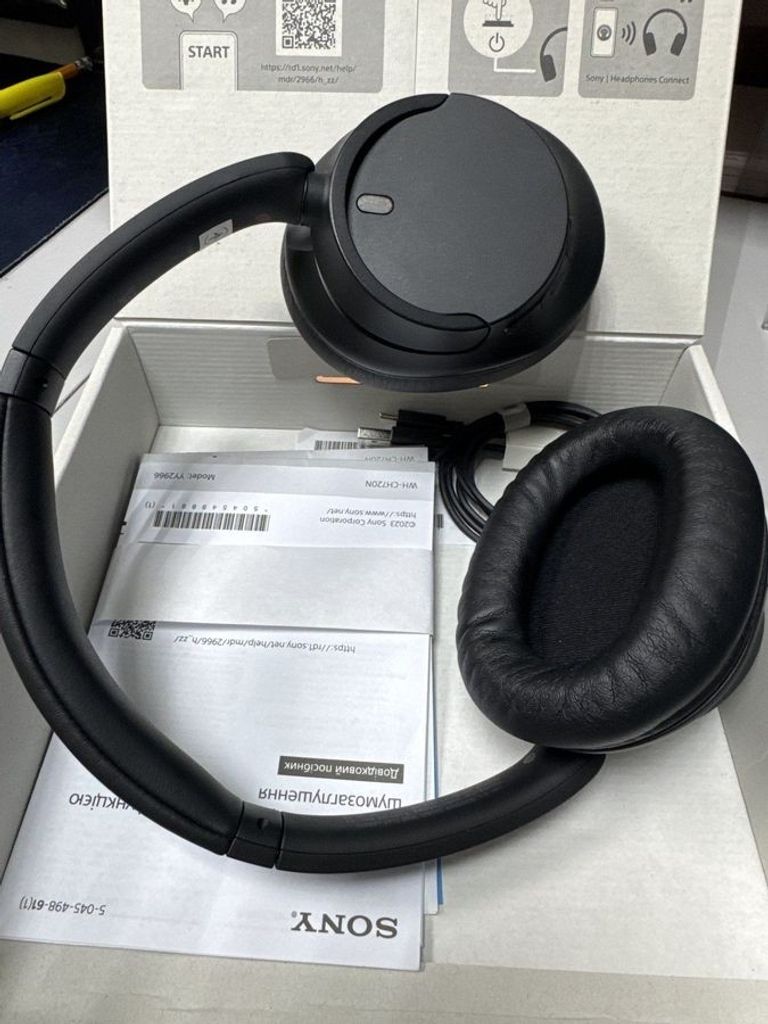 Купити Sony WH-CH720N Black Б/У