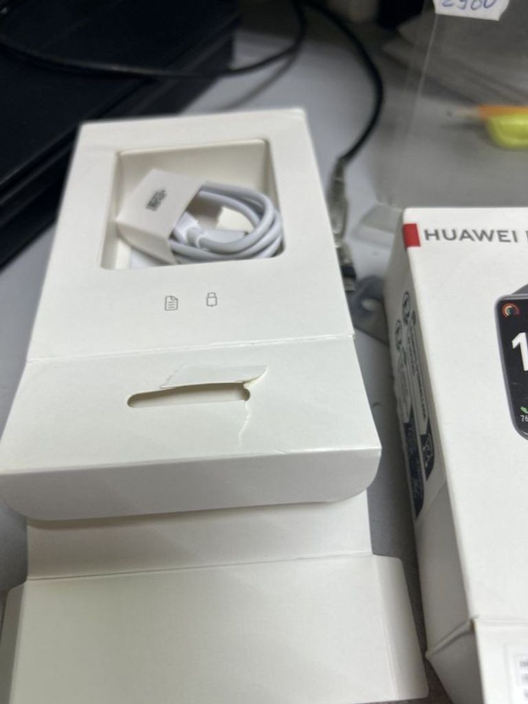 Дешево Huawei Band 10 Black (55020EEP) з ломбарду