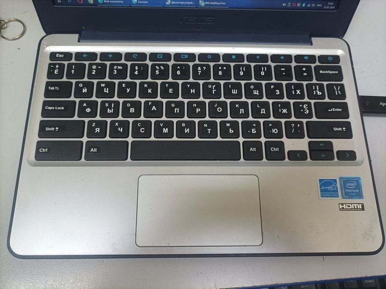 Дешево Asus 11/celeron n3060 ddr3/4gb ddr3/ssd 24 gb/*інтегрована з ломбарду