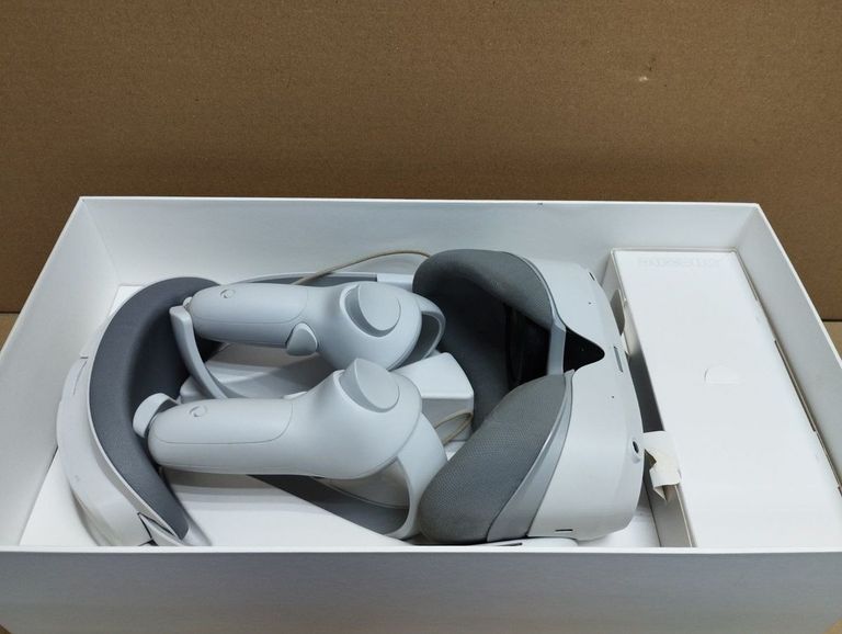 Дешево Pico 4 8/256GB (PICO4SG8G256G) з ломбарду