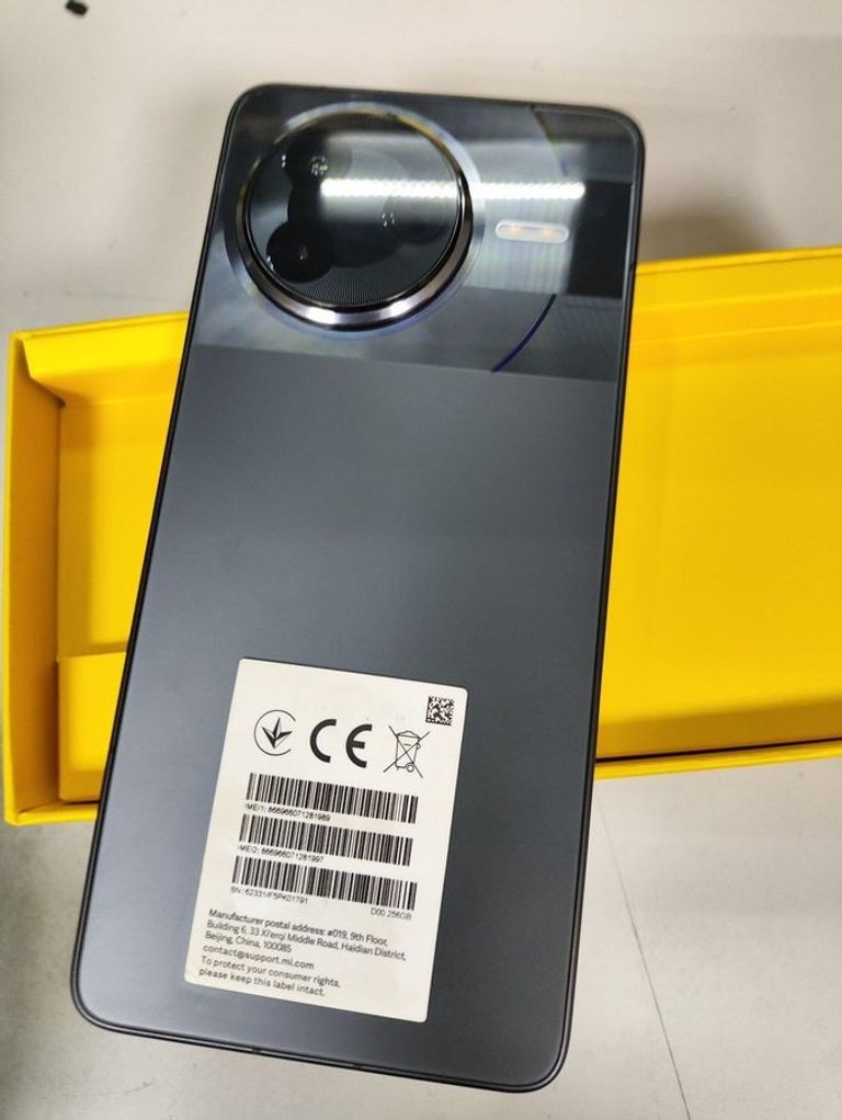 Дешиво Poco F7 Pro 12/256GB Black с ломбарда