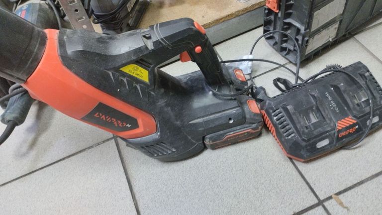 Купити Dnipro-M dcb 201 dual 2акб 4ah зп Б/У