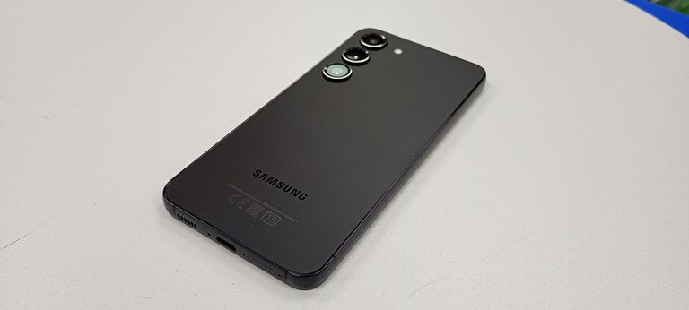 Дешево Samsung galaxy s23 8/128gb з ломбарду