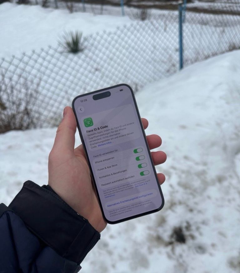 Дешево Apple iPhone 15 Pro 128GB Natural Titanium (MTUX3) з ломбарду