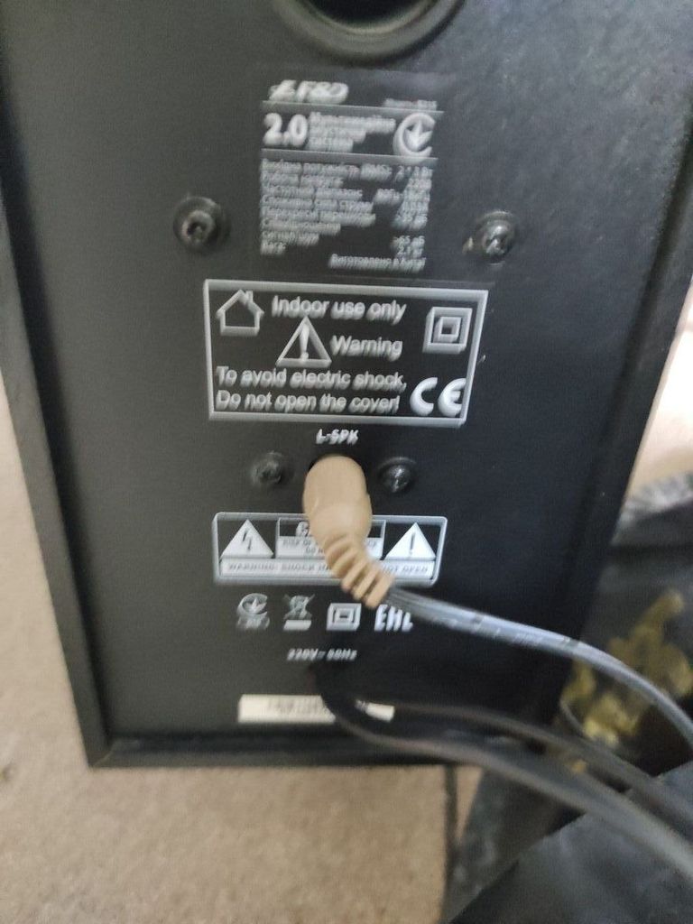 Купити F&d R-215 Black Б/У