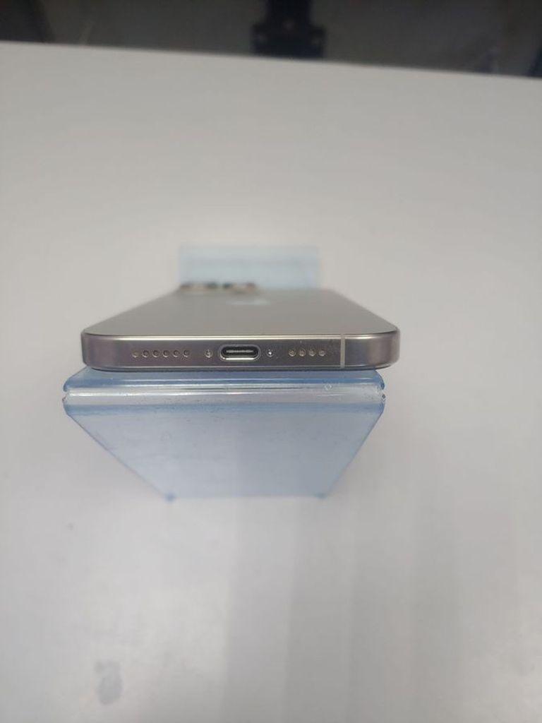 Apple iphone 16 pro max 256gb Код:01-200905784. Зображення 7