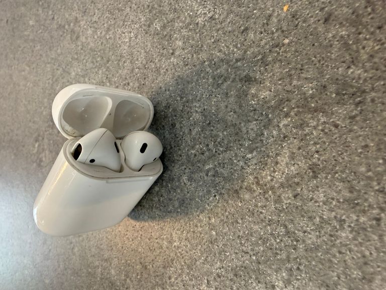 Купити Apple airpods 1 gen 2017г Б/У