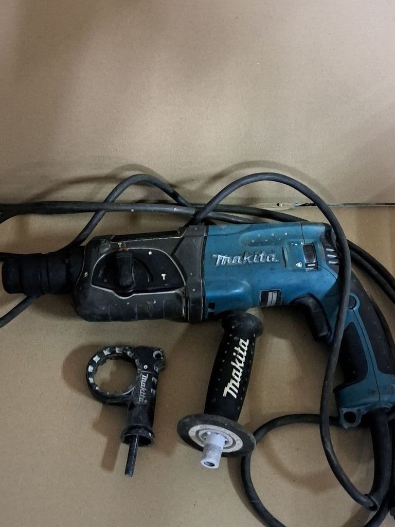 Купити Makita HR2470 Б/У