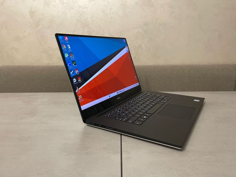 Дешево Dell XPS 15 9560, 15,6" 4K IPS сенсорний, i7-7700HQ, 16GB, 256GB, GeForce GTX 1050 4GB з ломбарду