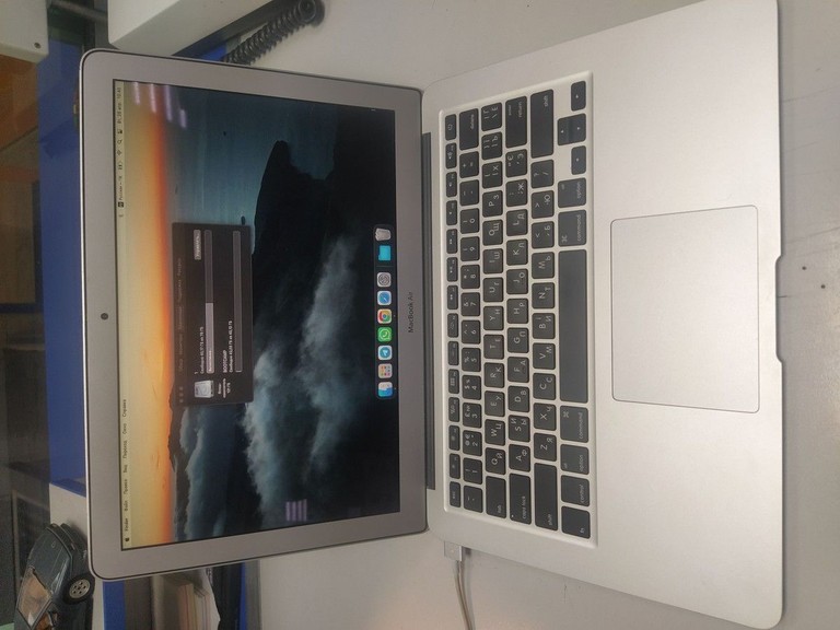 Оголошення Apple macbook air a1466 13,3" core i5 1.6ghz/ram4gb/ssd128gb/intel hd graphics 6000 Б/У