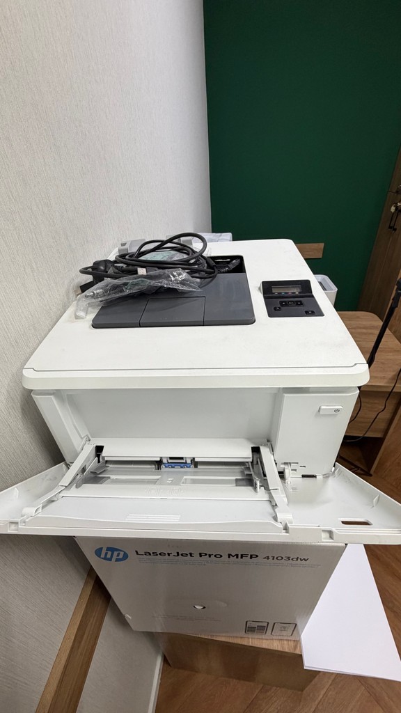 Дешево HP Color LaserJet Pro M454dw з ломбарду
