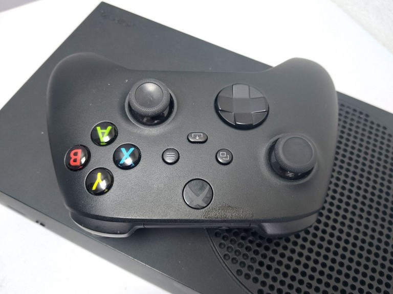 Купить Microsoft xbox series s 1 tb Б/У
