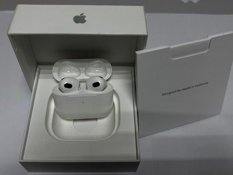 Купити Apple airpods 3rd generation Б/У