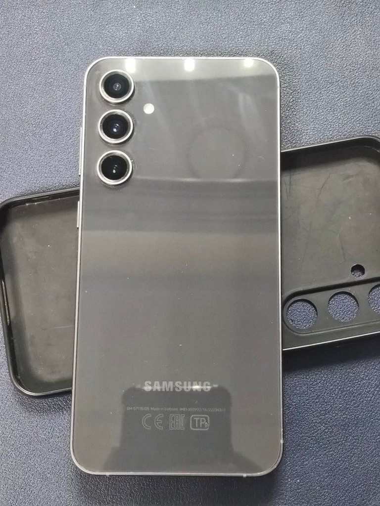 Купити Samsung Galaxy S23 FE SM-S711B 8/256GB Purple Б/У