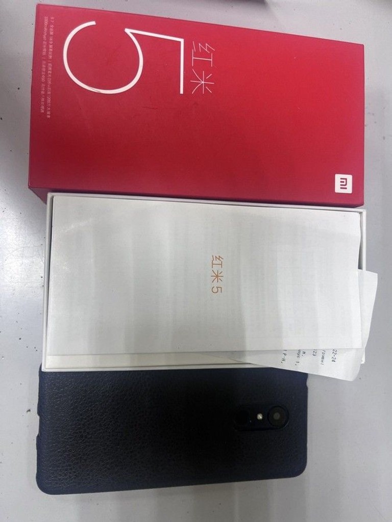 Дешево Xiaomi Redmi 5 3/32GB Black з ломбарду
