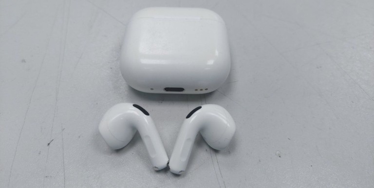 Оголошення Apple airpods 4 with active noise cancellation Б/У