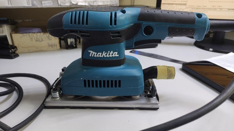 Оголошення Makita BO3710 Б/У