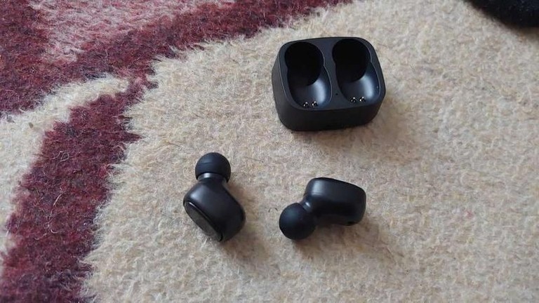 Дешево Bluetooth 5.0 Беспроводные Отличный Объемный Звук Новые з ломбарду