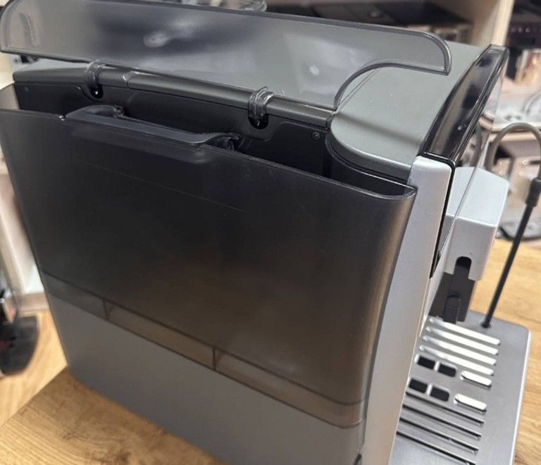 Оголошення Siemens EQ.6 Plus S100 TE651319RW Б/У