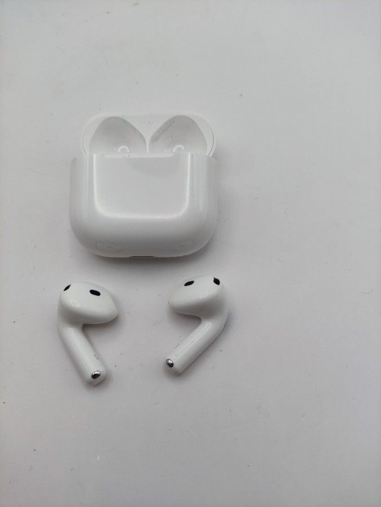 Оголошення Apple airpods 4 with active noise cancellation Б/У