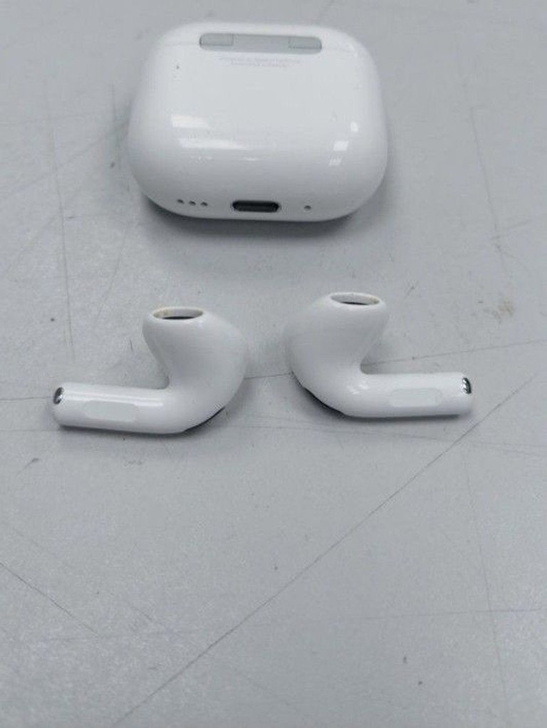 Дешиво Apple airpods 4 with active noise cancellation с ломбарда
