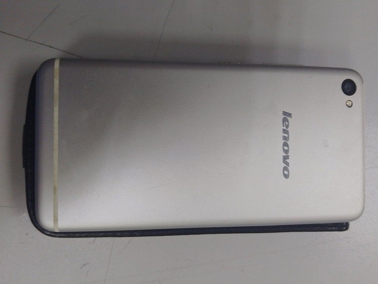 Дешево Lenovo s90-a 2/32gb з ломбарду