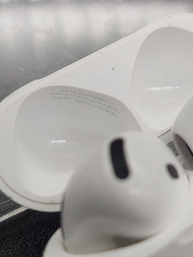 Розпродаж Apple airpods 4 with active noise cancellation, продавець Техноскарб