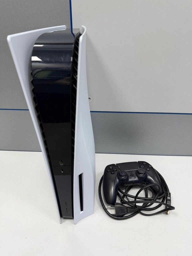 Купить Sony PlayStation 5 825GB Б/У