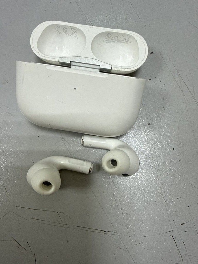 Дешево Apple airpods pro 2nd generation with magsafe charging case usb-c з ломбарду