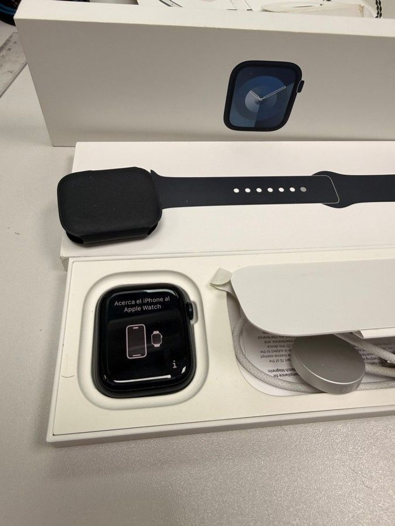 Оголошення Apple watch series 9 gps 45mm aluminum case Б/У
