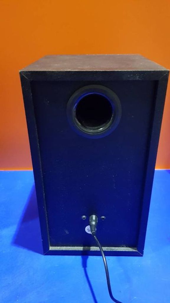 Дешиво Sven sps-611 с ломбарда