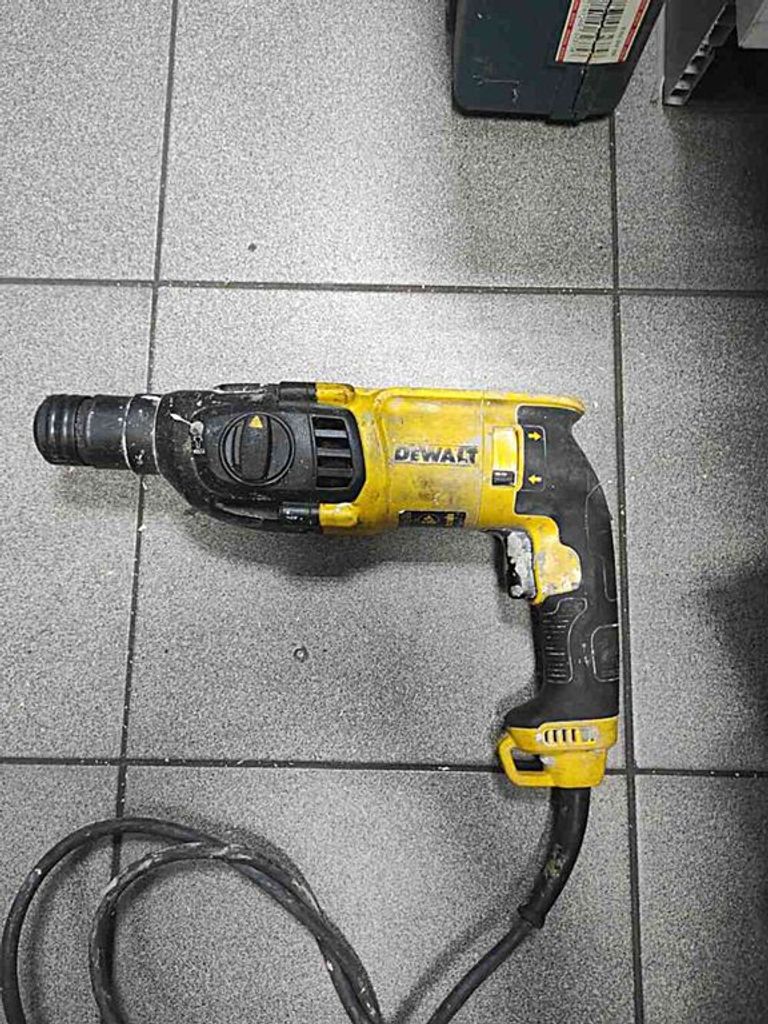 Dewalt D25133K