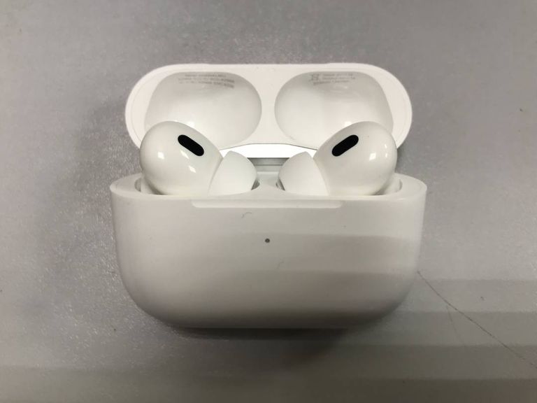 Apple airpods pro 2nd generation with magsafe charging case usb-c