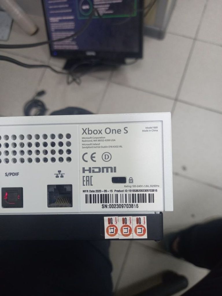 Купить Microsoft Xbox One S 1TB Б/У