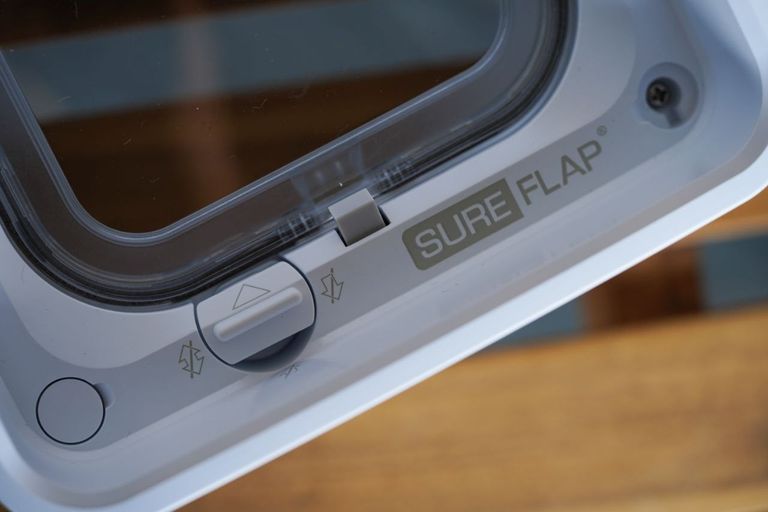 SureFlap Дверцята для кішок з чіпом автоматична 140*140мм, білий. Нові. Код:null. Изображение 6